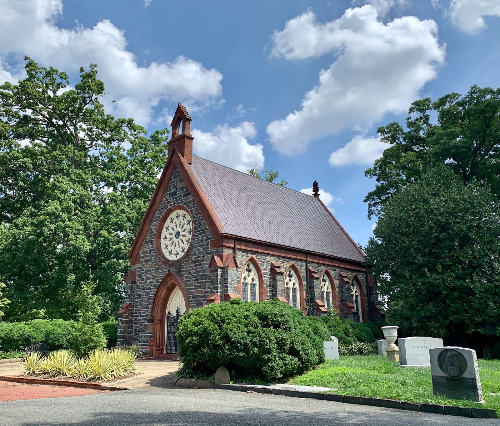 WCG October Meeting: “Creating the Oak Hill Cemetery Archive” with Laura Thoms